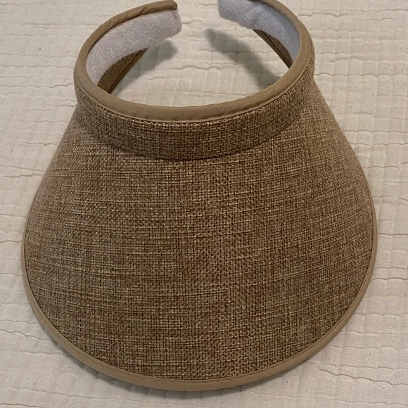 De La Heart Wide Brim Visor Sand New - Picture 4 of 6